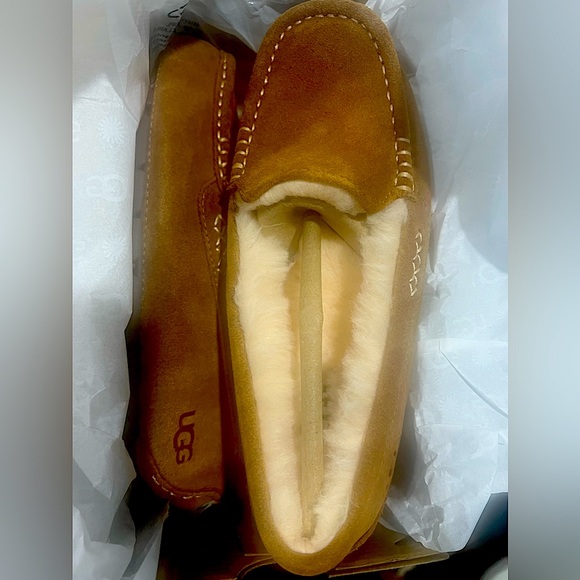 UGG Ansley Shoes Size 6 - Picture 1 of 4